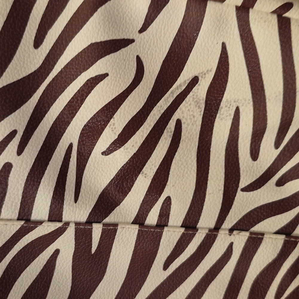 Zebra Print Over-the-Knee Boots Some Stains See Pictures - Picture 4 of 7